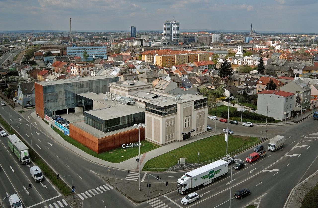 Theatre Hotel Olomouc Dış mekan fotoğraf
