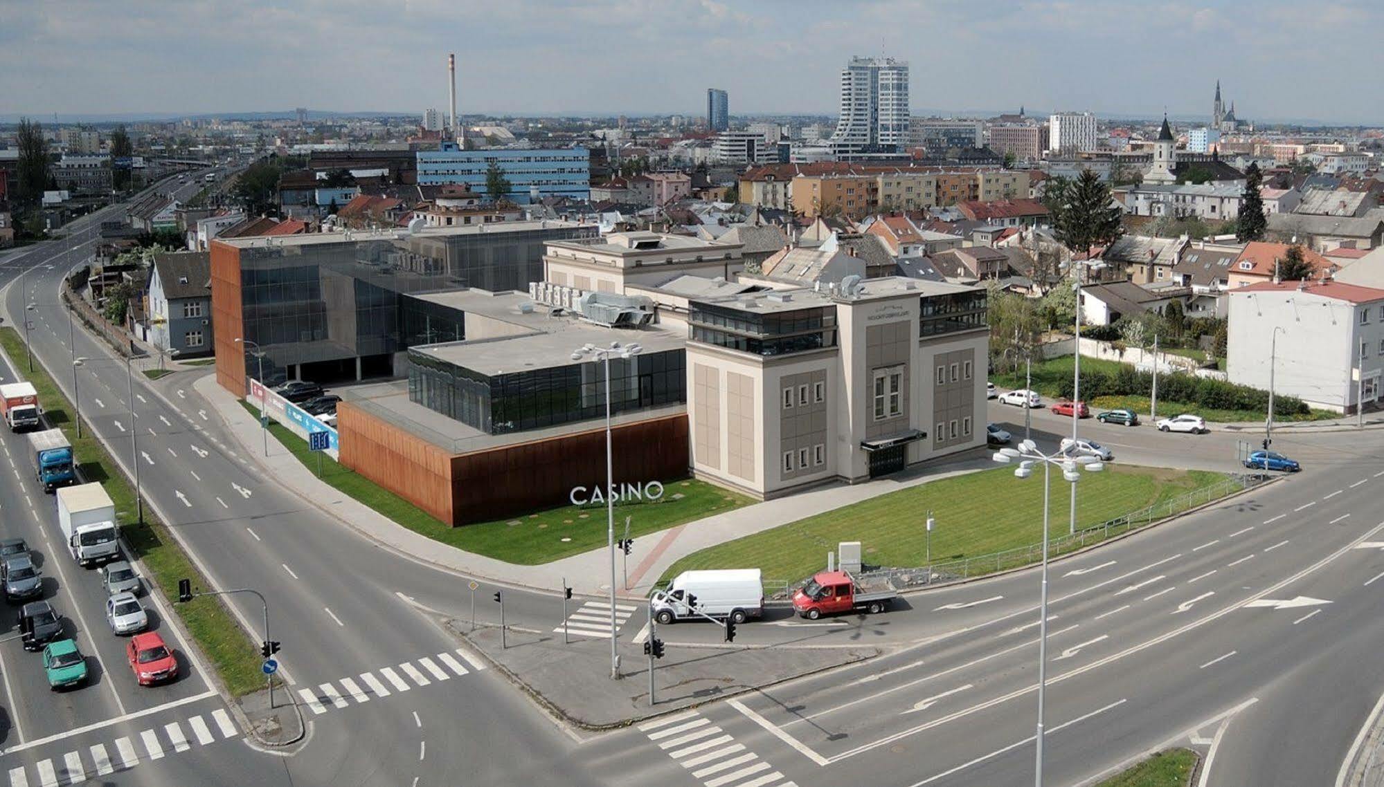 Theatre Hotel Olomouc Dış mekan fotoğraf